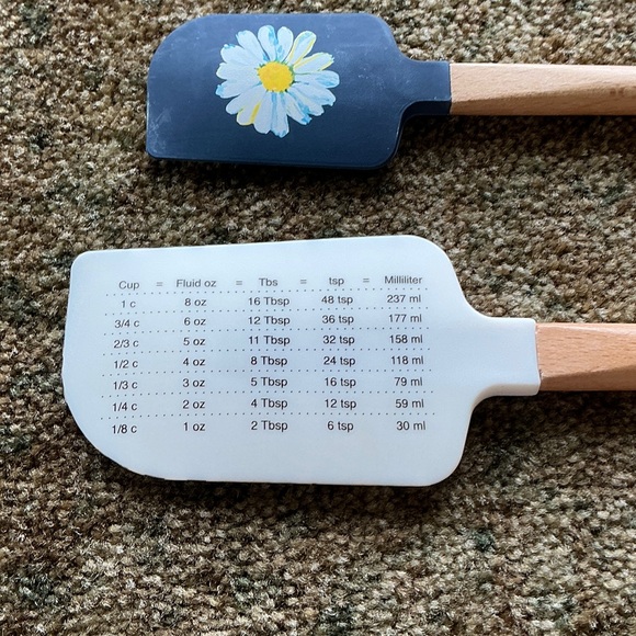 Rae Dunn Blue and Brown Spatula Set with Daisy Design - Picture 3 of 4